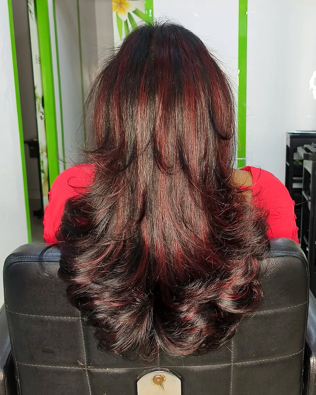 Layer Cut and Highlights: Transform Your Look with Stylish Hair at the Best Salon